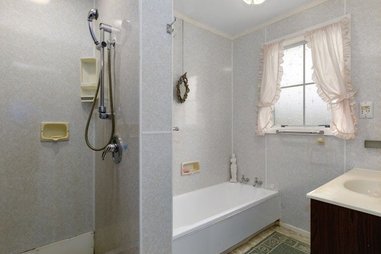 Photo of property in 124 California Drive, Totara Park, Upper Hutt, 5018