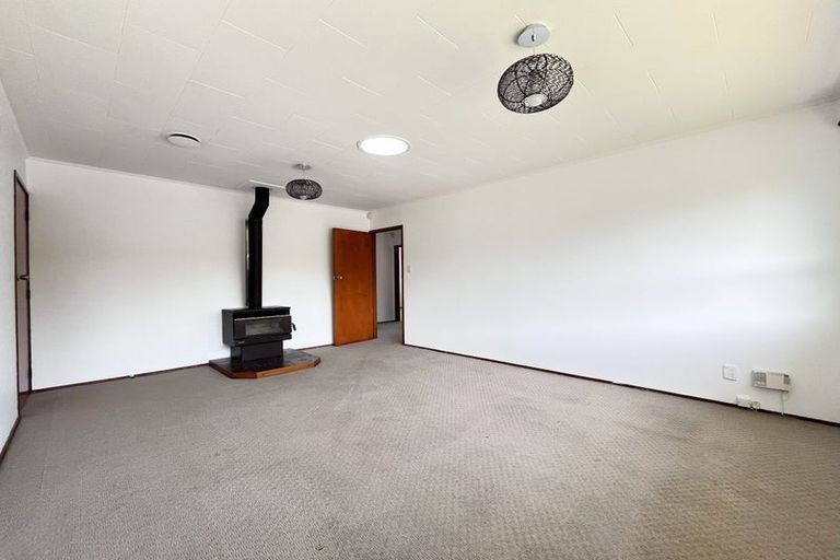 Photo of property in 28 Butterworth Drive, Glendene, Auckland, 0602