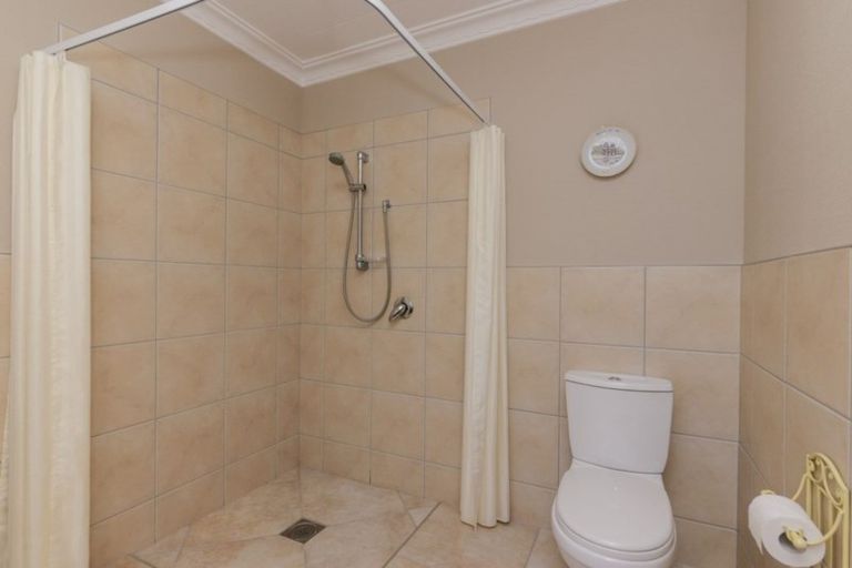 Photo of property in 42 Waikawa Road, Owaka, 9535