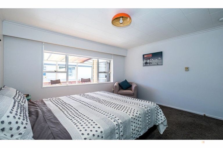 Photo of property in 10a-b Churchill Place, Waimate, 7924