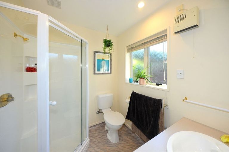 Photo of property in 9 Hatfield Place, Avonhead, Christchurch, 8042