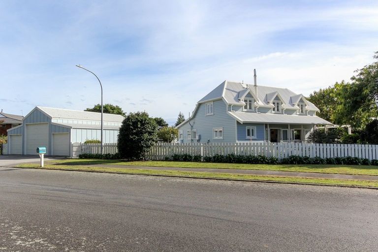 Photo of property in 11 Onaero Beach Road, Onaero, Waitara, 4383