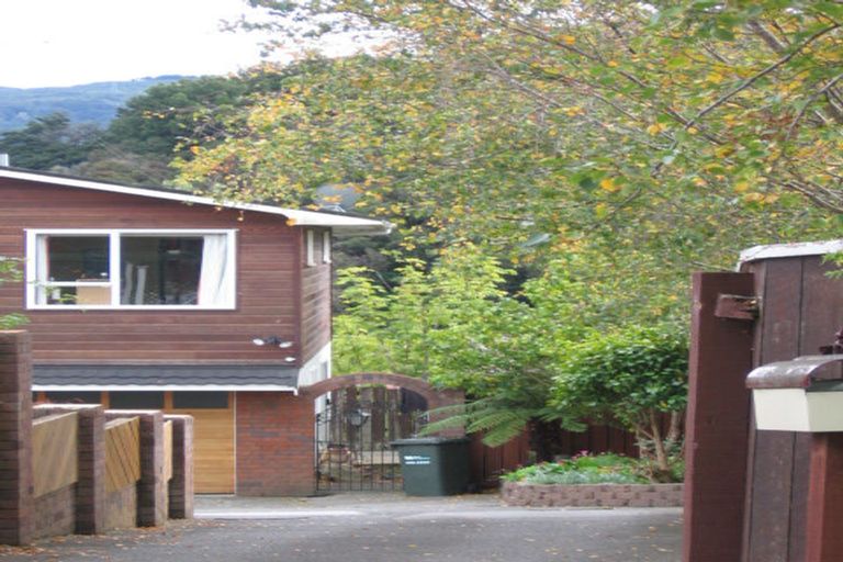 Photo of property in 1 Taunton Way, Pinehaven, Upper Hutt, 5019