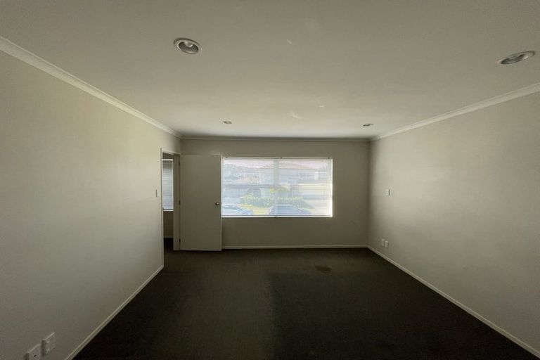 Photo of property in 3 Lorenzo Way, Flat Bush, Auckland, 2016