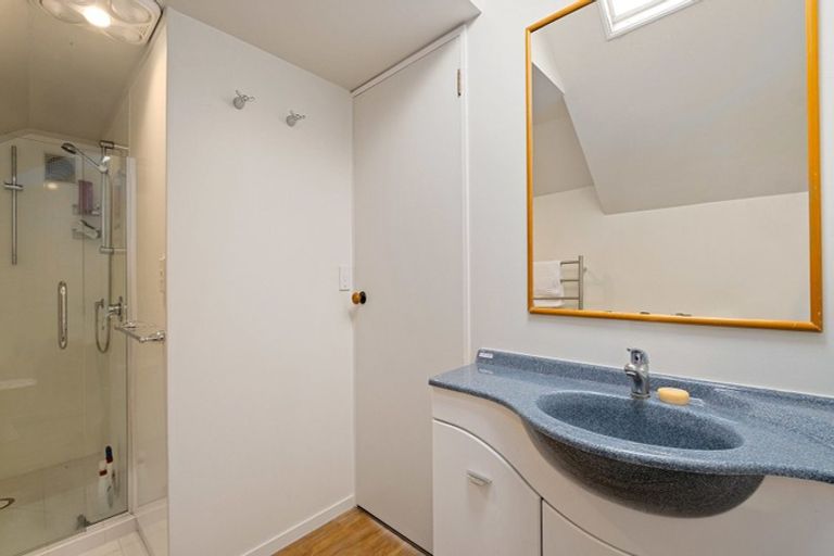 Photo of property in 12 Mulberry Lane, Wanaka, 9305