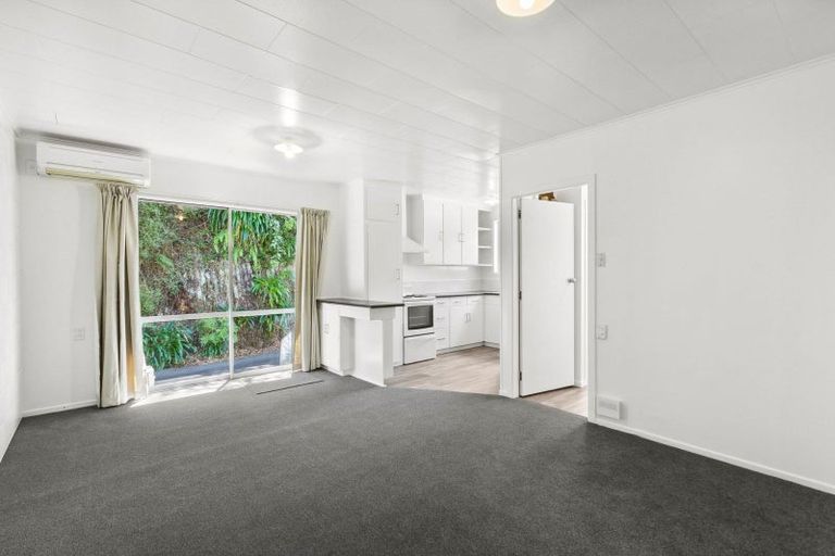Photo of property in 8a Hood Place, Spotswood, New Plymouth, 4310