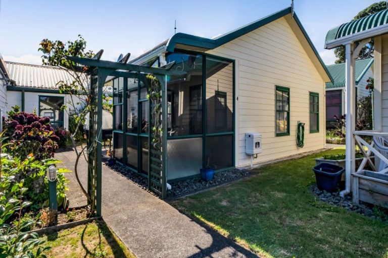 Photo of property in 4/70-76 Whiteley Street, Moturoa, New Plymouth, 4310