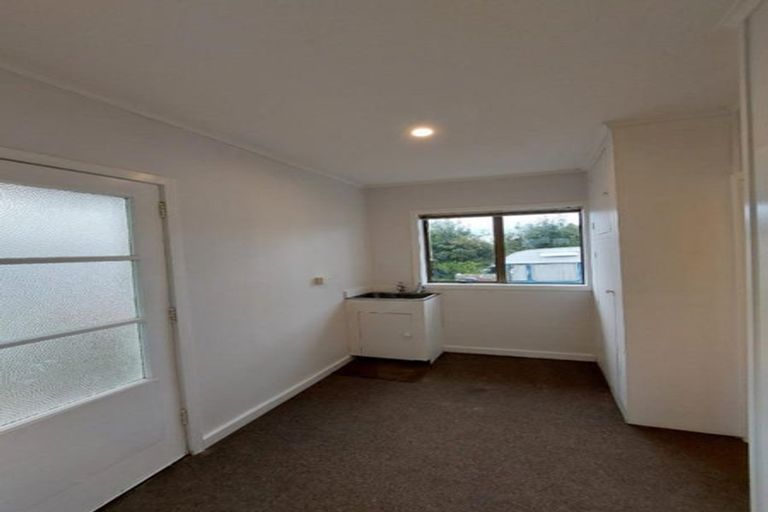 Photo of property in 157a Seaview Road, Westown, New Plymouth, 4310