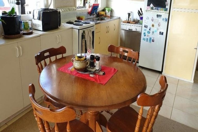 Photo of property in 19 Gloag Street, Waverley, 4510
