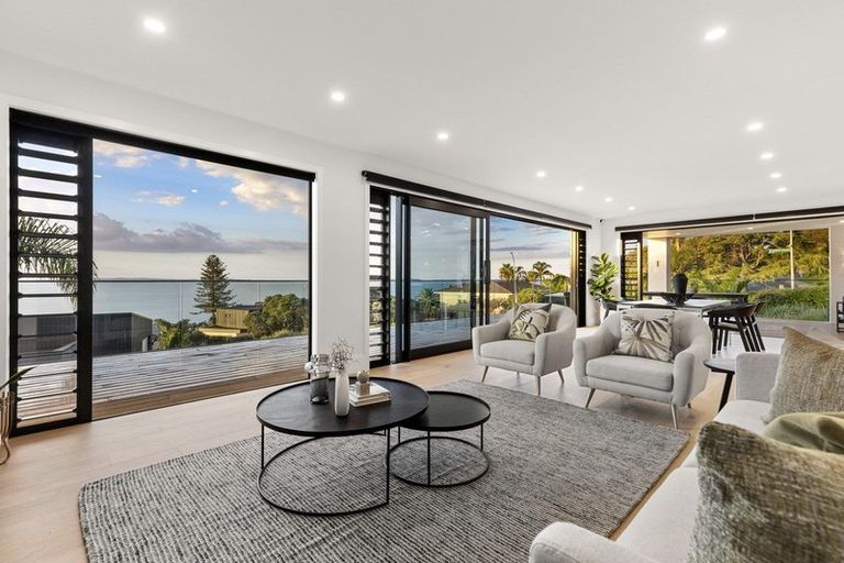 Photo of property in 16 Island View Terrace, Cockle Bay, Auckland, 2014