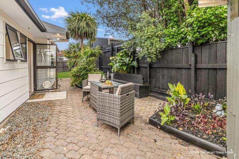 Photo of property in 5b Lyn Grove, Papamoa Beach, Papamoa, 3118