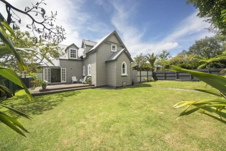 Photo of property in 2 Church Street, Swanson, Auckland, 0612