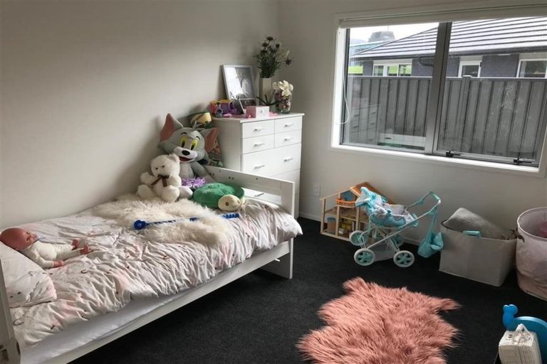 Photo of property in 14 Passchendaele Grove, Trentham, Upper Hutt, 5018