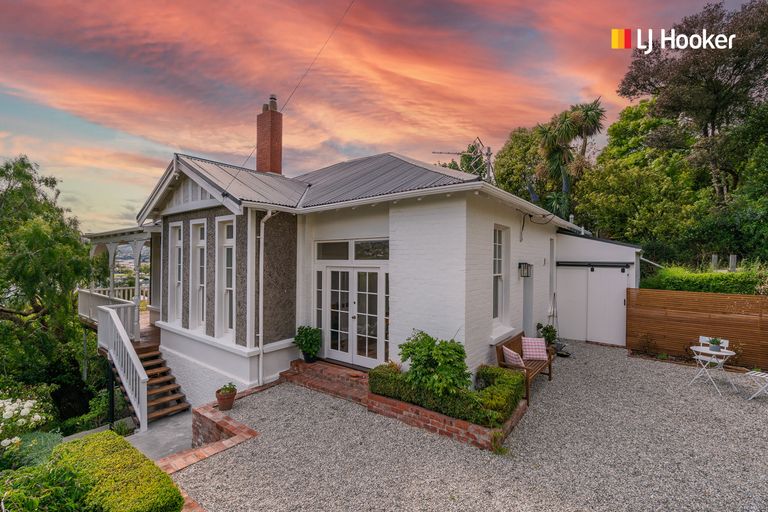 Photo of property in 47 Easther Crescent, Kew, Dunedin, 9012
