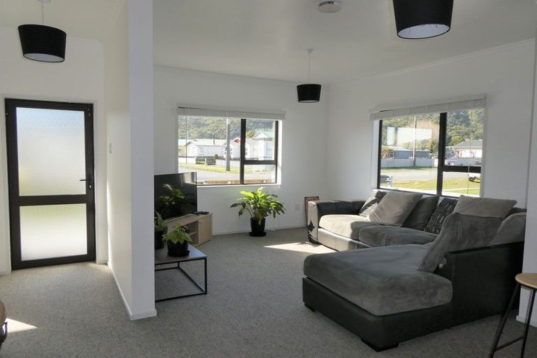 Photo of property in 94 Ward Street, Cobden, Greymouth, 7802