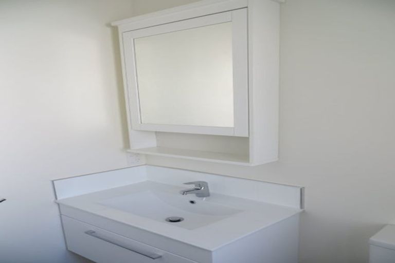 Photo of property in 22 Hawker Street, Mount Victoria, Wellington, 6011