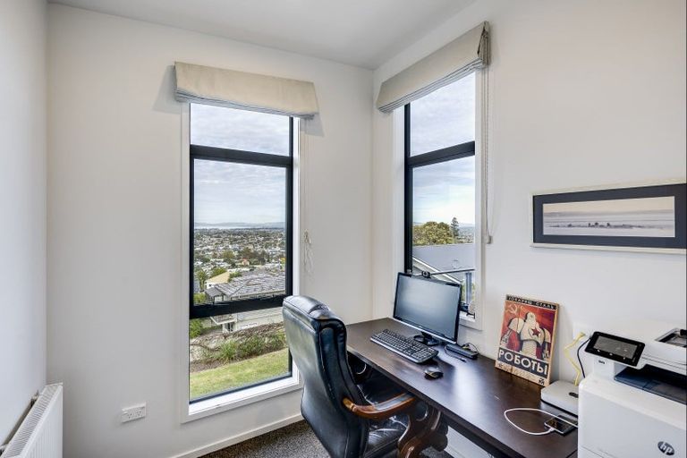 Photo of property in 13 Havelock Road, Hospital Hill, Napier, 4110