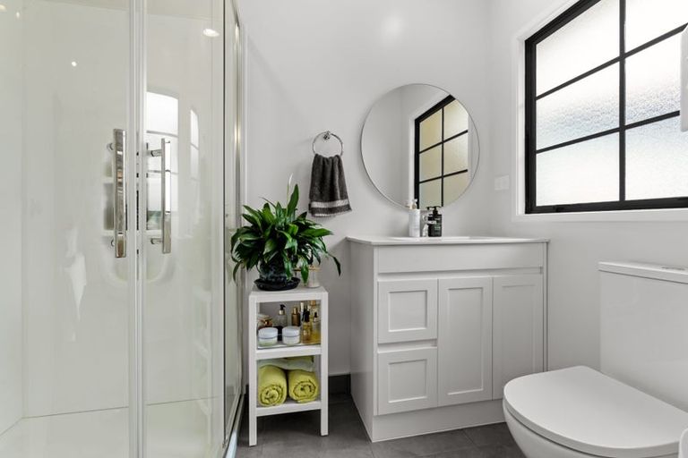 Photo of property in 51 Rathmar Drive, Manurewa, Auckland, 2105