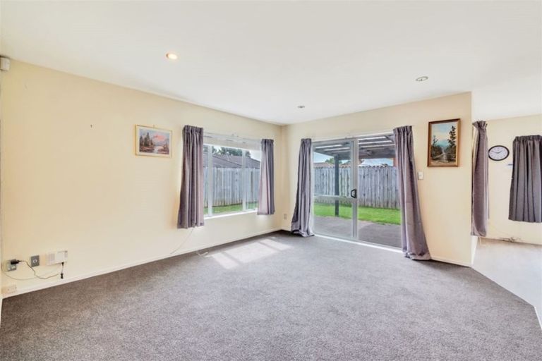 Photo of property in 9 Maadi Place, Papakura, 2110