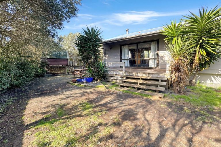 Photo of property in 6 Harrod Avenue, Foxton Beach, Foxton, 4815