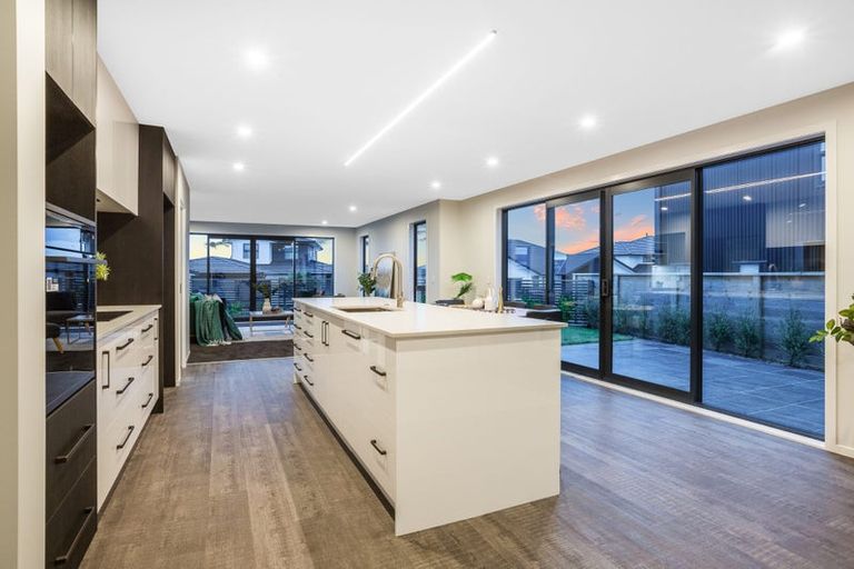 Photo of property in 2b Kaiaho Close, Aotea, Porirua, 5024