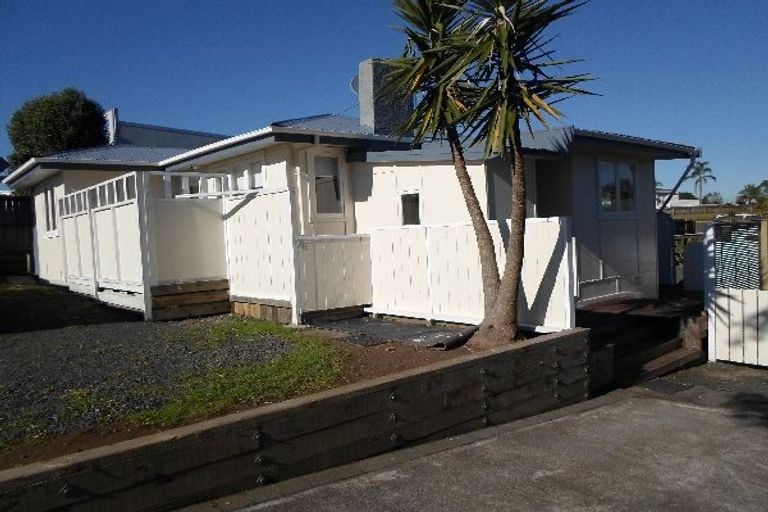 Photo of property in 5 Schnapper Rock Road, Greenhithe, Auckland, 0632
