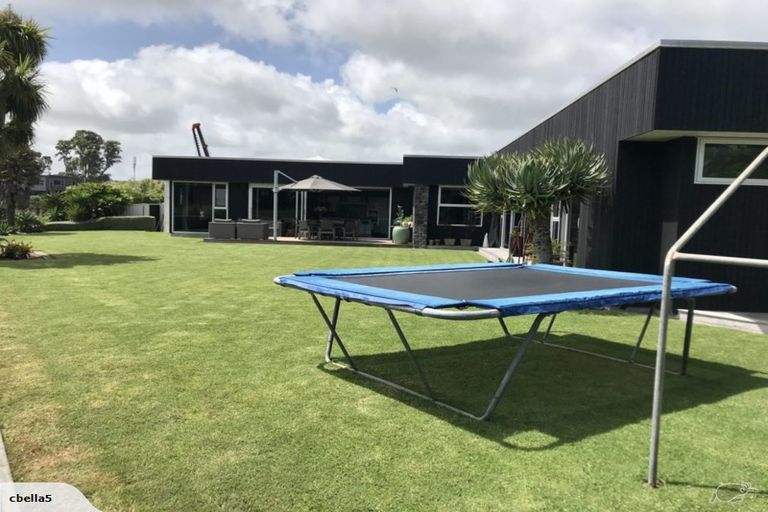 Photo of property in 9a Baring Terrace, Strandon, New Plymouth, 4312