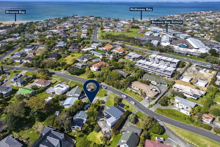 Photo of property in 2/25 Philson Terrace, Browns Bay, Auckland, 0630