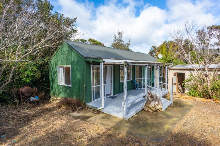 Photo of property in 979 Tuateawa Road, Waikawau, Coromandel, 3584