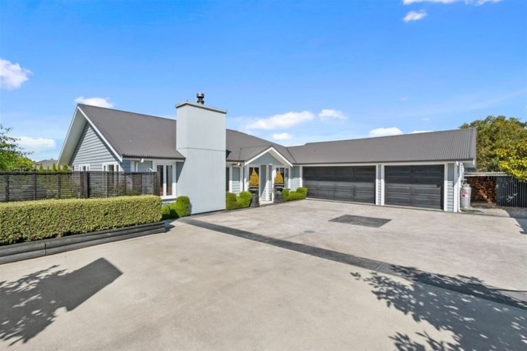 Photo of property in 6 West Belt, Rangiora, 7400