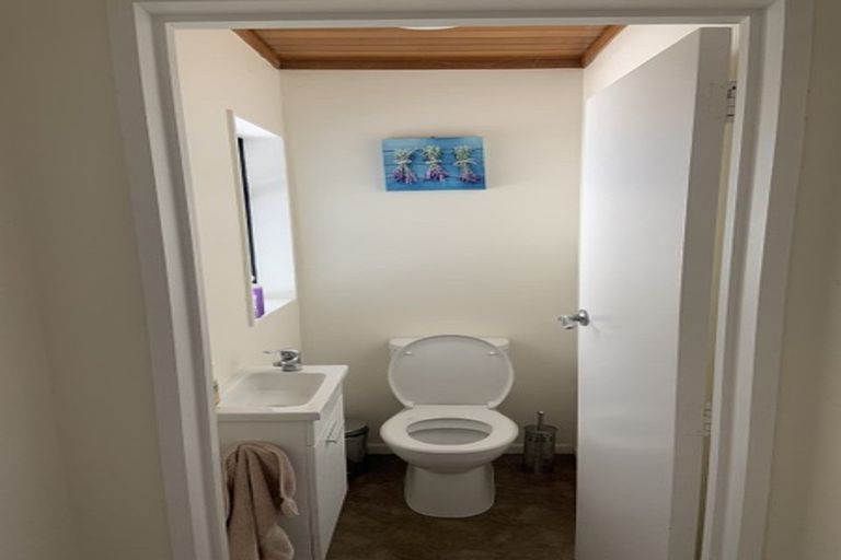 Photo of property in 10 Halswater Drive, Churton Park, Wellington, 6037