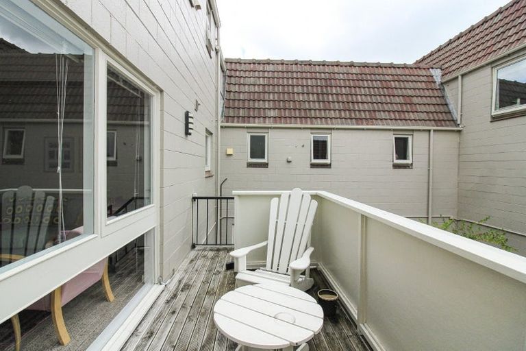 Photo of property in 28 Cottleville Terrace, Thorndon, Wellington, 6011