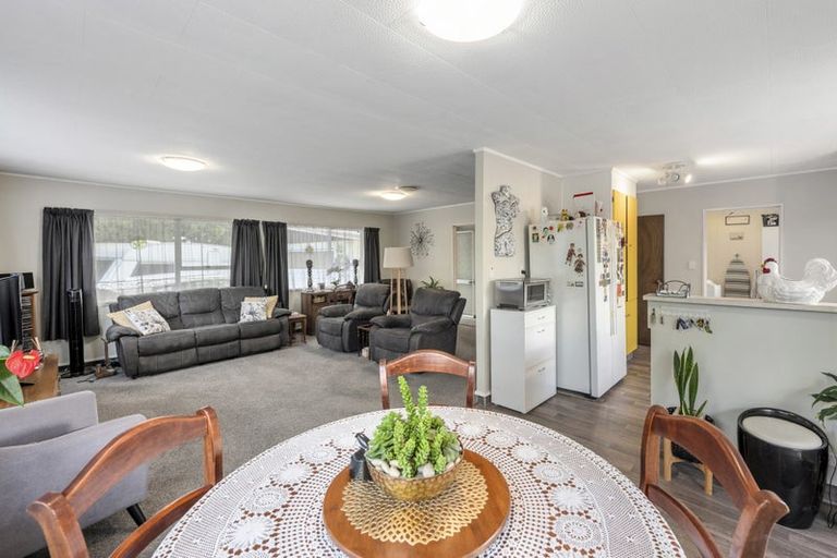 Photo of property in 327 Malfroy Road, Pomare, Rotorua, 3015