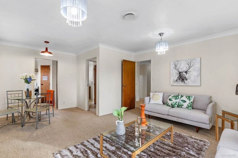 Photo of property in 1/8 Sunnypark Avenue, Rosehill, Papakura, 2113