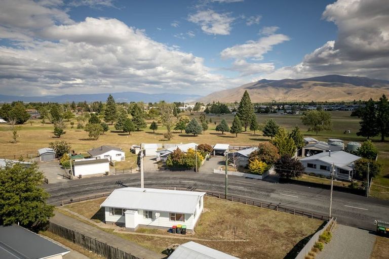 Photo of property in 37 Omahau Crescent, Twizel, 7901