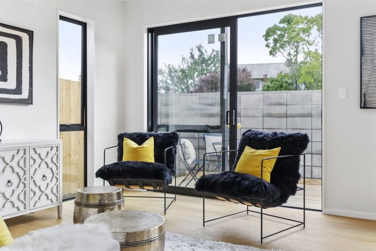 Photo of property in 44c Blakeborough Drive, Forrest Hill, Auckland, 0620