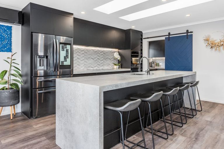 Photo of property in 4 Craigie Way, Wainuiomata, Lower Hutt, 5014