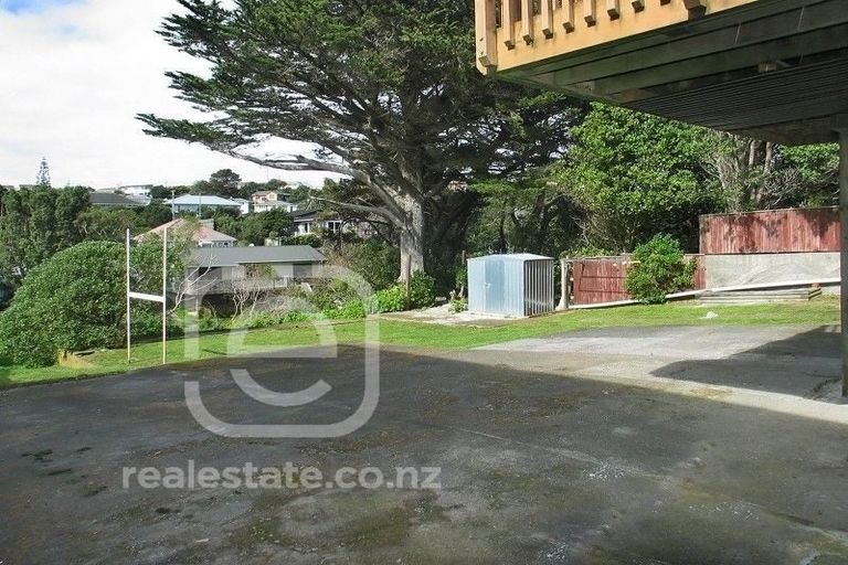 Photo of property in 40 Whanake Street, Titahi Bay, Porirua, 5022