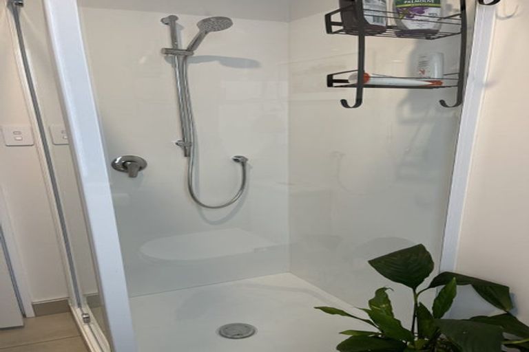 Photo of property in 6 Cook Street, Karori, Wellington, 6012