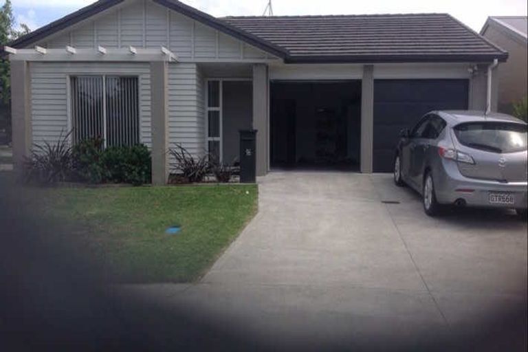 Photo of property in 96 Popokatea Drive, Takanini, 2112