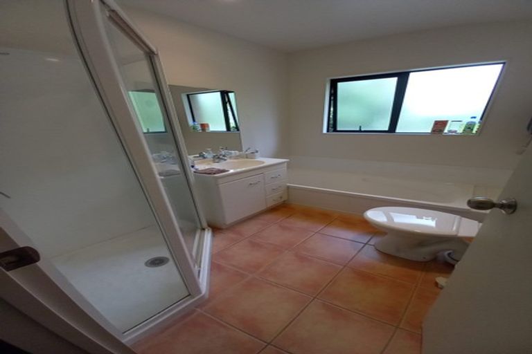 Photo of property in 1/8 Beaudine Avenue, Glenfield, Auckland, 0629