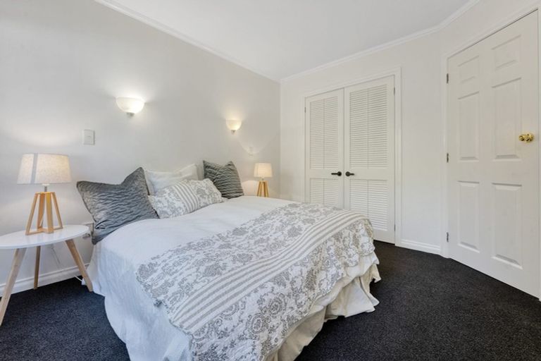 Photo of property in 2/54 Mcdowell Crescent, Hillcrest, Auckland, 0627