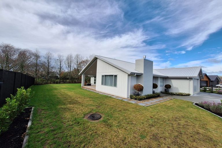 Photo of property in 11 Munro Oak Lane, Clevedon, Papakura, 2582