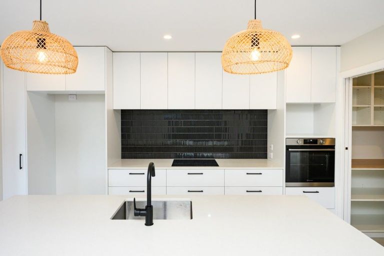 Photo of property in 46 Napier Road, Terrace End, Palmerston North, 4410