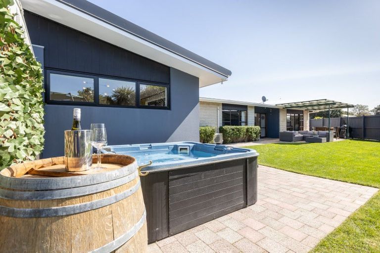 Photo of property in 1 Spriggs Crescent, Greenmeadows, Napier, 4112