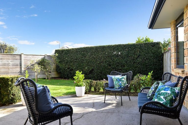 Photo of property in 16 Twin Willow Close, Cambridge, 3434