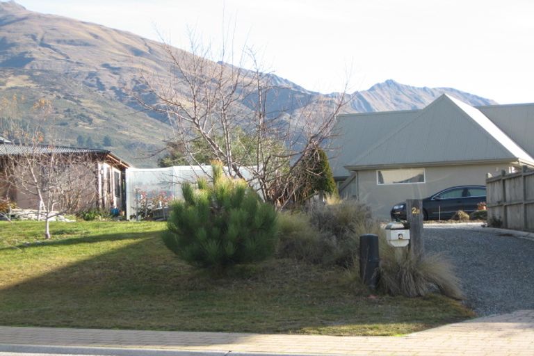 Photo of property in 4 Meadowbrook Place, Wanaka, 9305