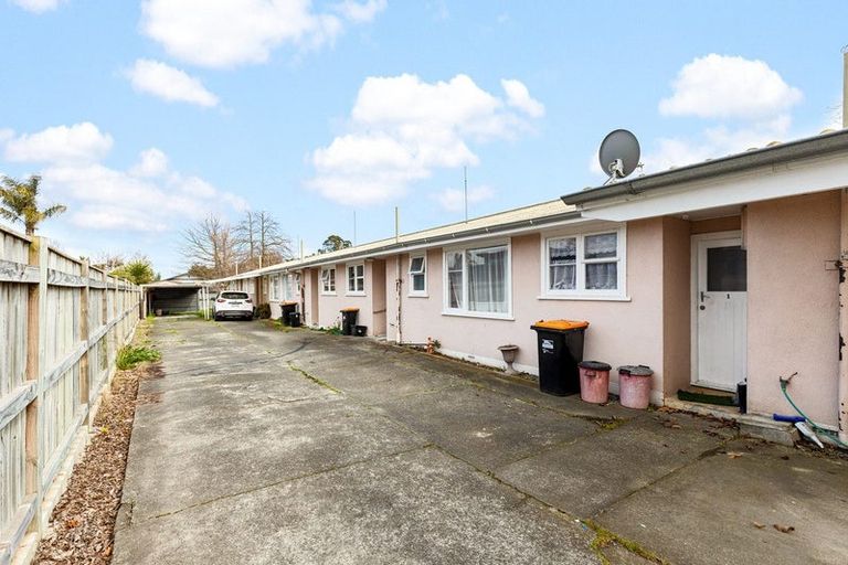 Photo of property in 2/122 Victoria Avenue, Hokowhitu, Palmerston North, 4410