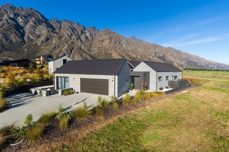 Photo of property in 8 Brett Lane, Jacks Point, Queenstown, 9371