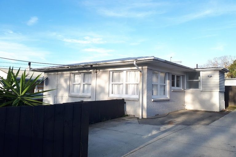Photo of property in 1/34 Ocean View Road, Northcote, Auckland, 0627